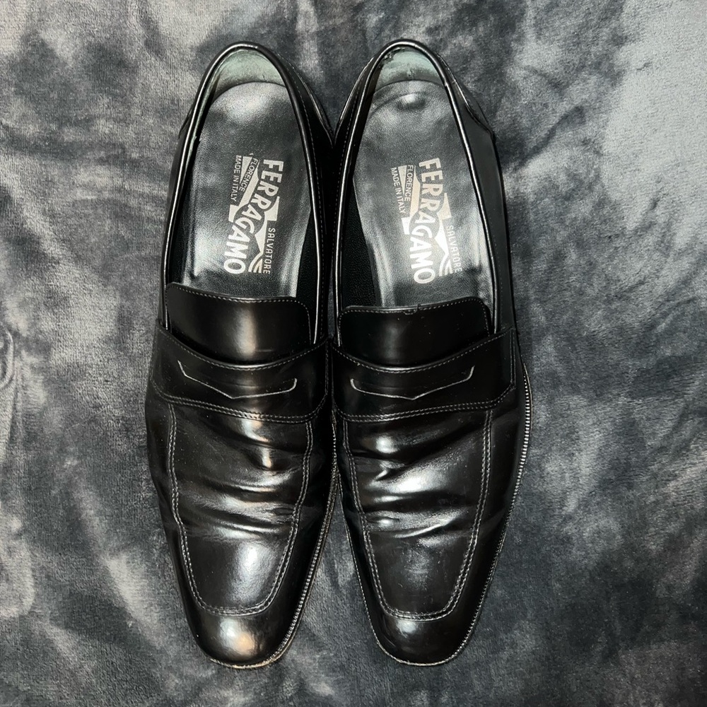 Designer Salvatore Ferragamo Black Leather Dress Shoes in Great Condition-Size 8